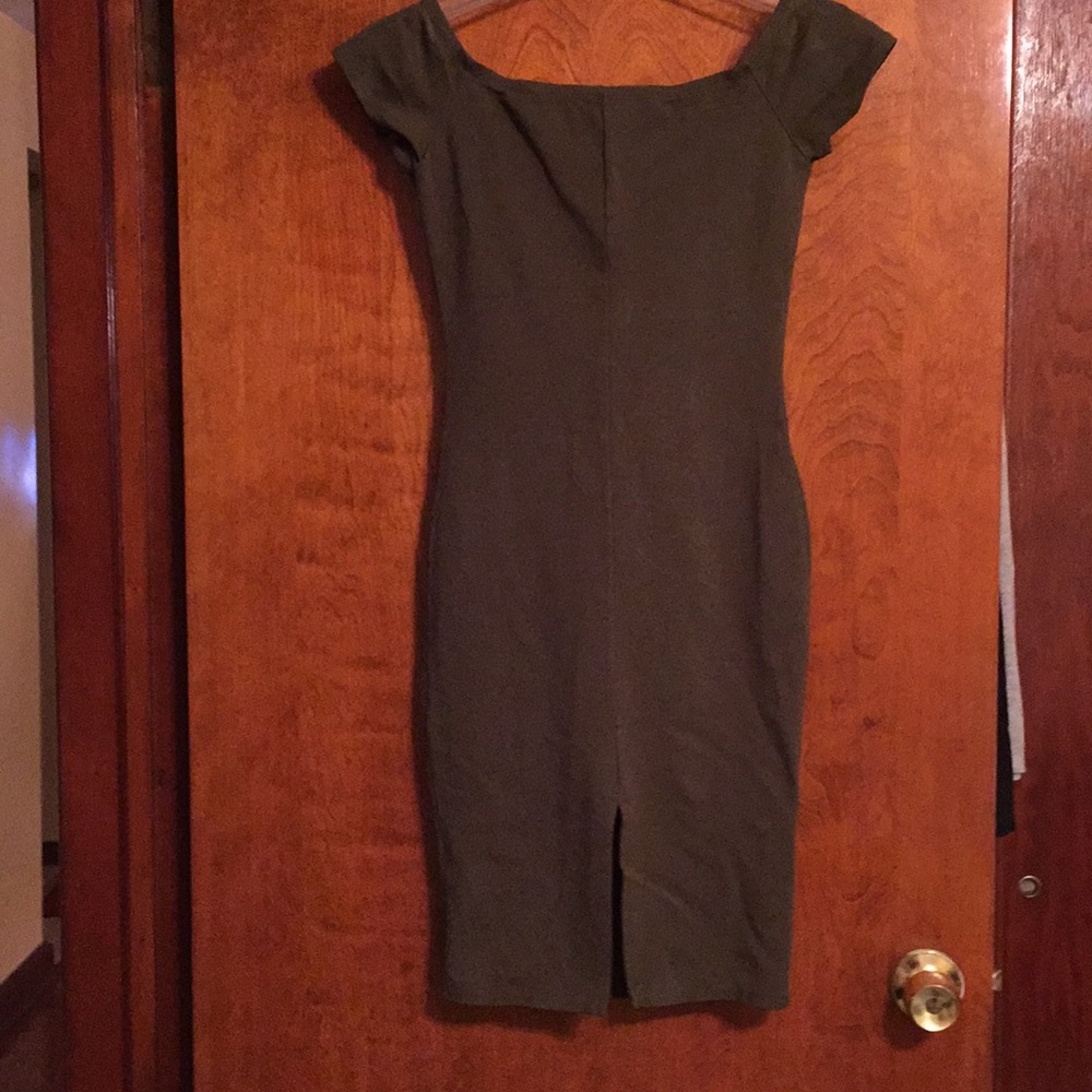 Dress - Picture 6 of 6